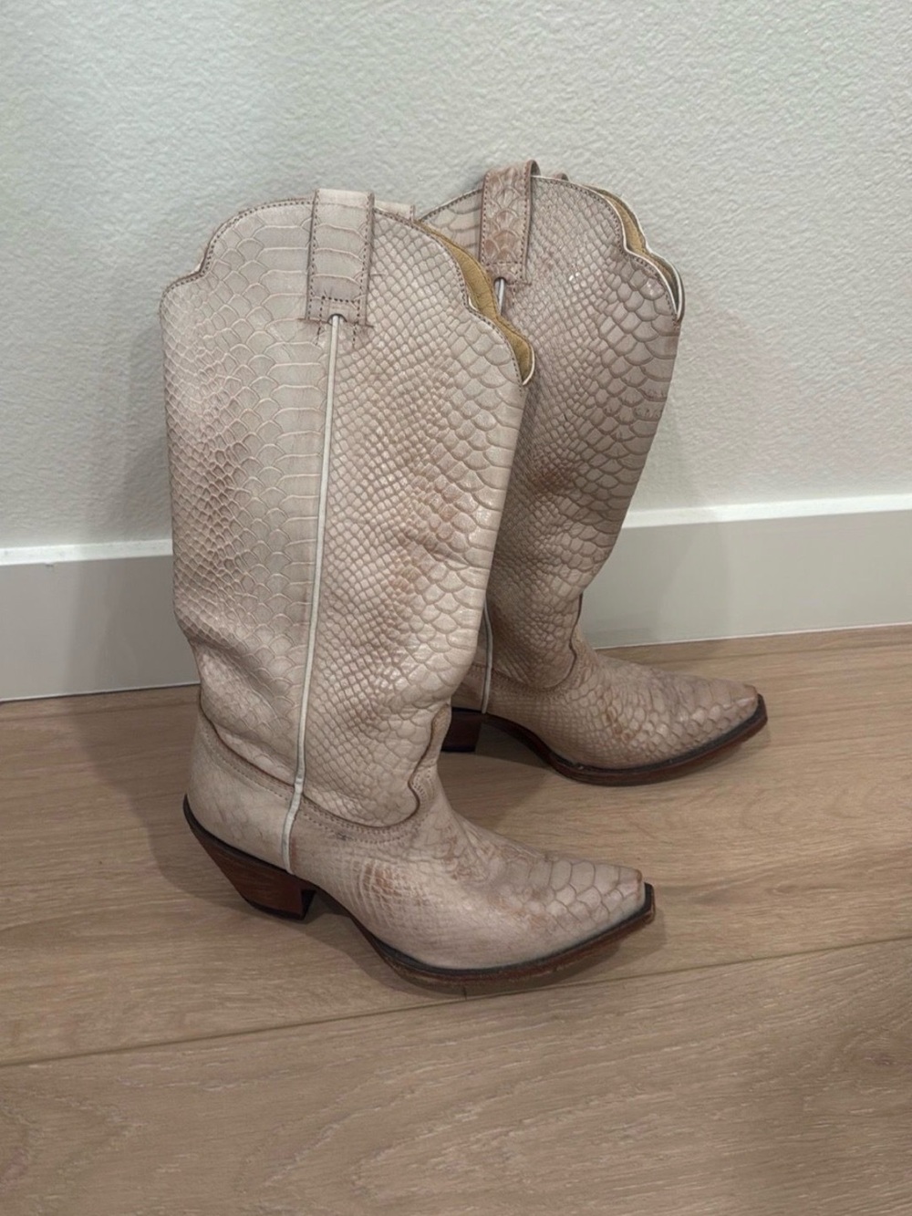 Idyllwind Cream Embossed Snake-Pattern Lace Up Western Boots